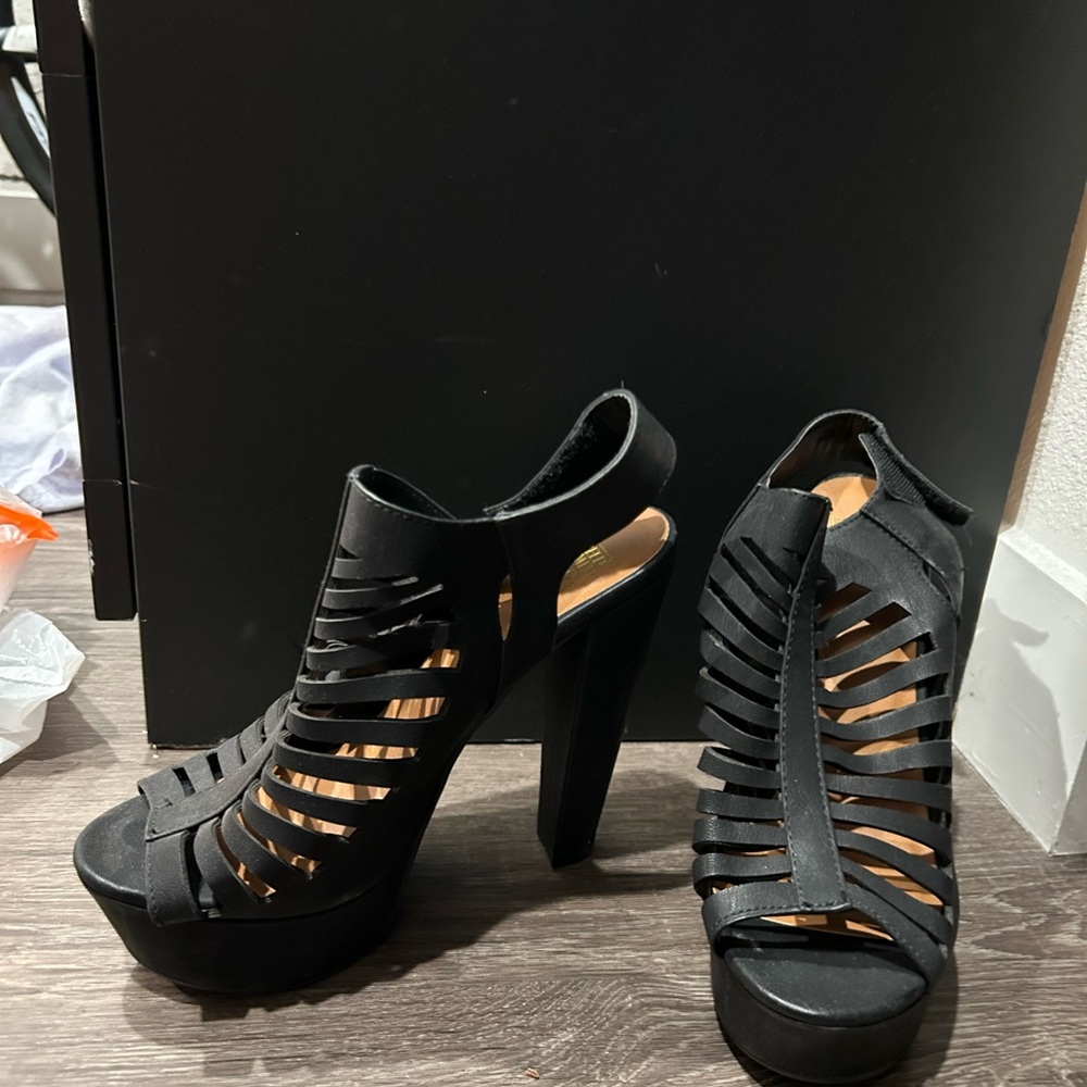 Black Gladiator High Heel Sandals with Platform